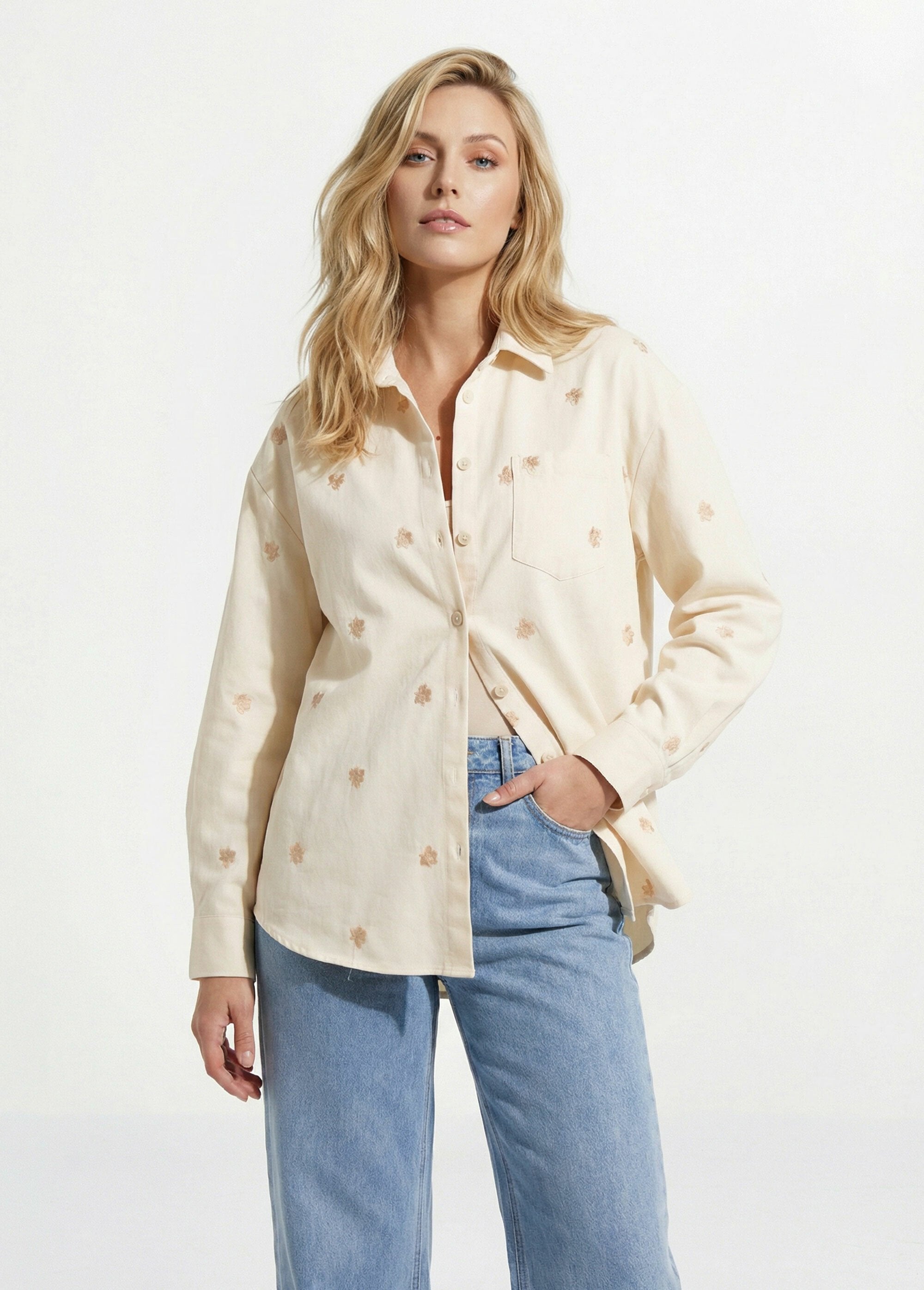 Sobrecamisa_de_algodón_con_bordado_Crudo_FA1_slim