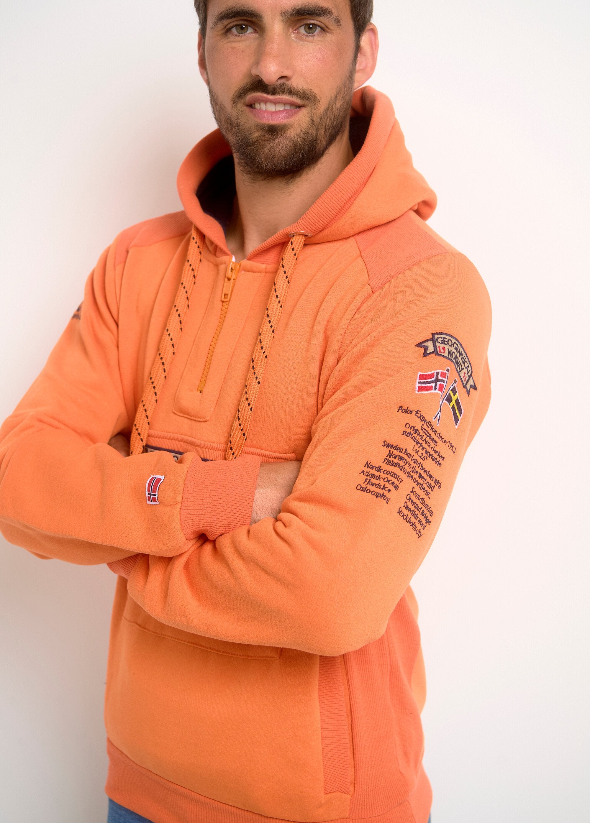 Sudadera_con_capucha_de_manga_larga_y_media_cremallera_Naranja_neón_GA1_slim