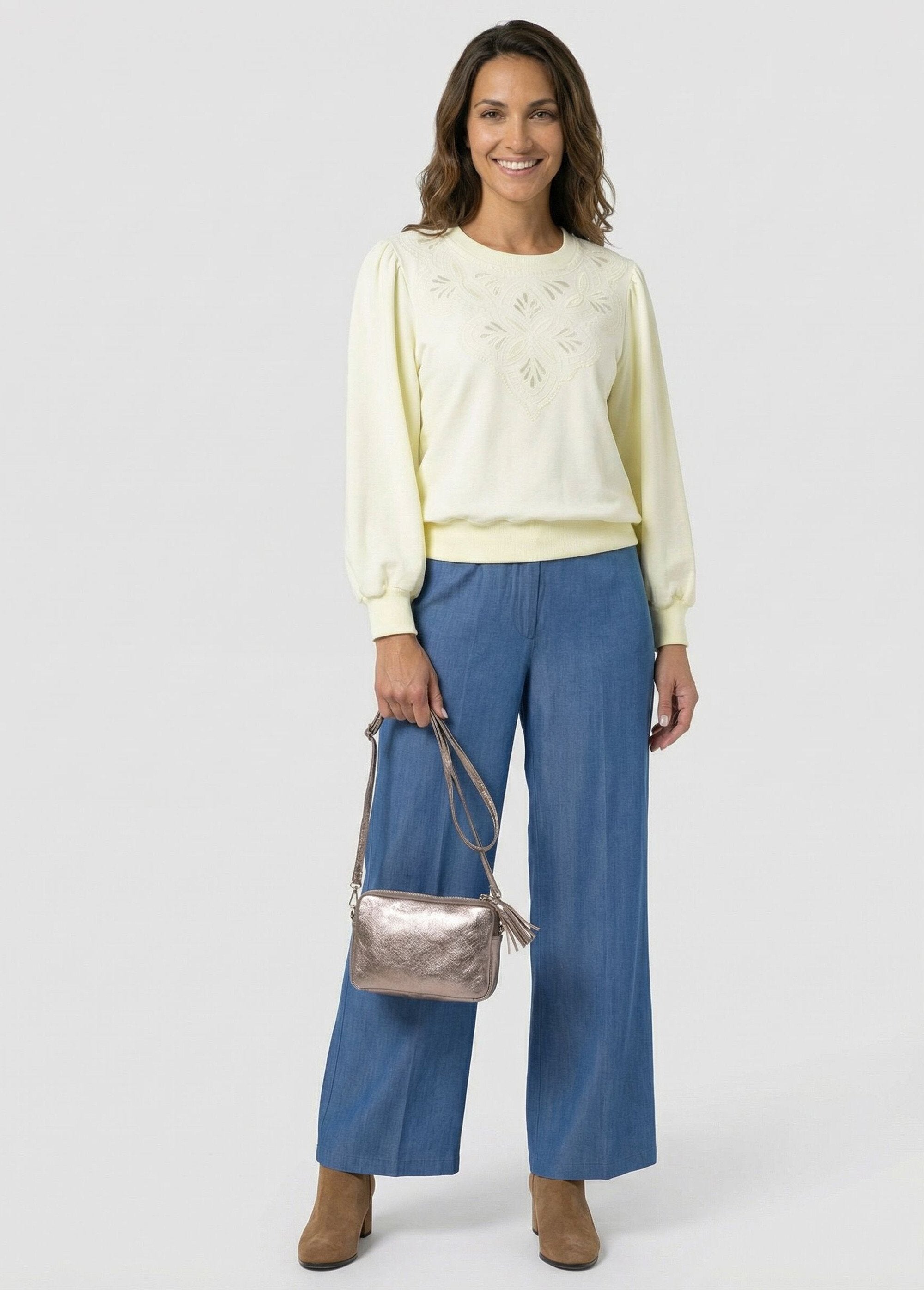 Sudadera_de_felpa_de_puro_algodón_bordado_calado_AMARILLO_SF1_slim