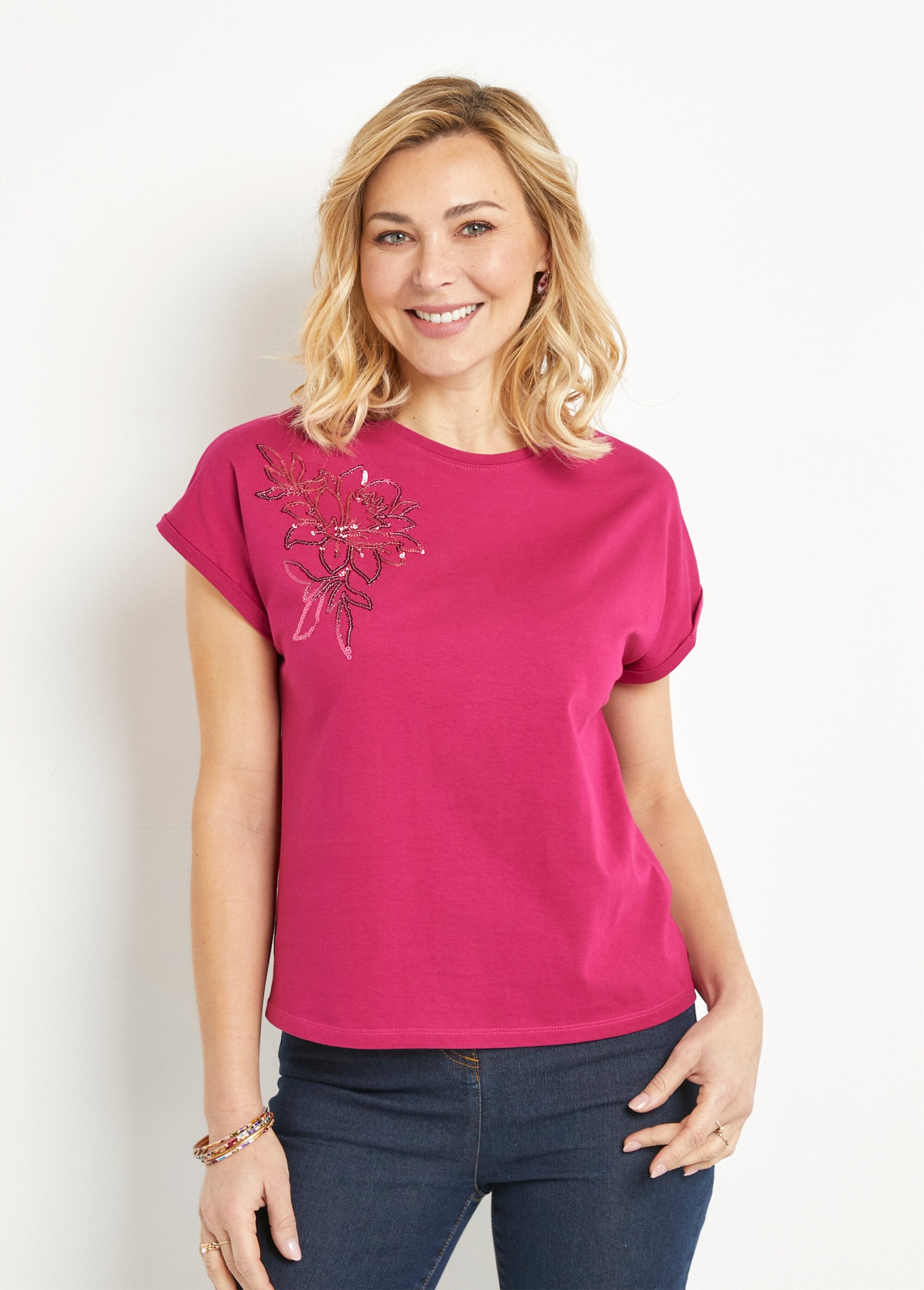 Camiseta_de_algodón_lisa_con_mangas_cortas_y_lentejuelas._Cassis_FA1_slim