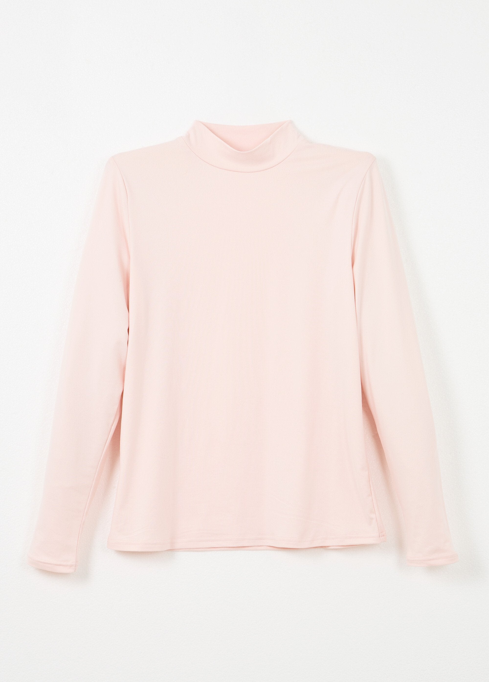Camiseta_suave_de_manga_larga_y_cuello_alto._Pétalo_AP1_slim