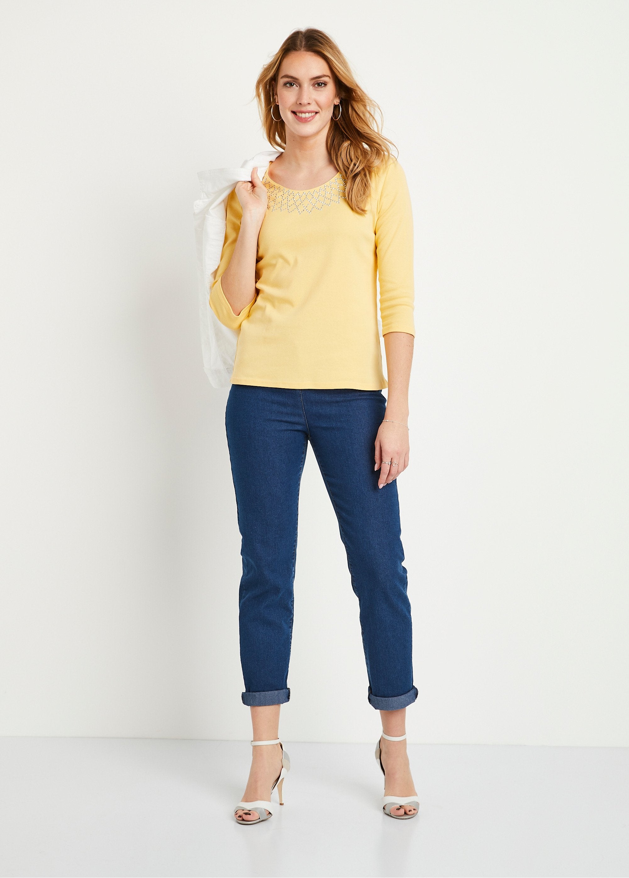 Camiseta_de_manga_3/4_con_tachuelas_AMARILLO_SF1_slim