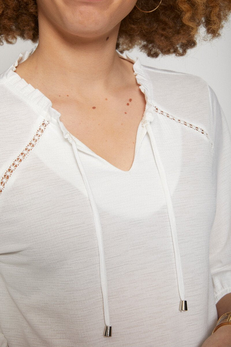 Camiseta_de_malla_con_relieve_estilo_blusa_Crudo_DE1_slim