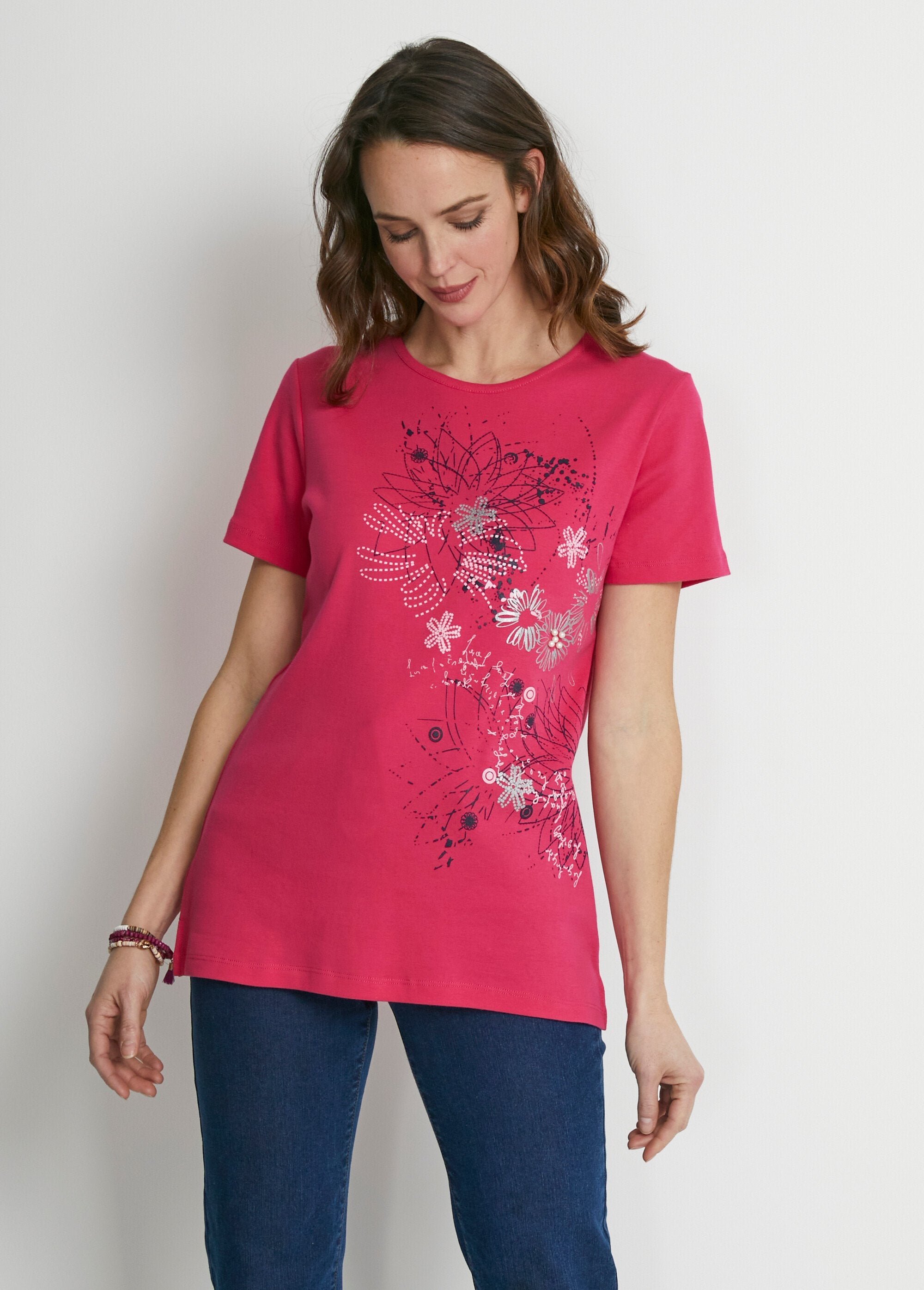 Camiseta_larga_de_estampado_floral_con_aberturas_laterales_Fucsia_FA1_slim