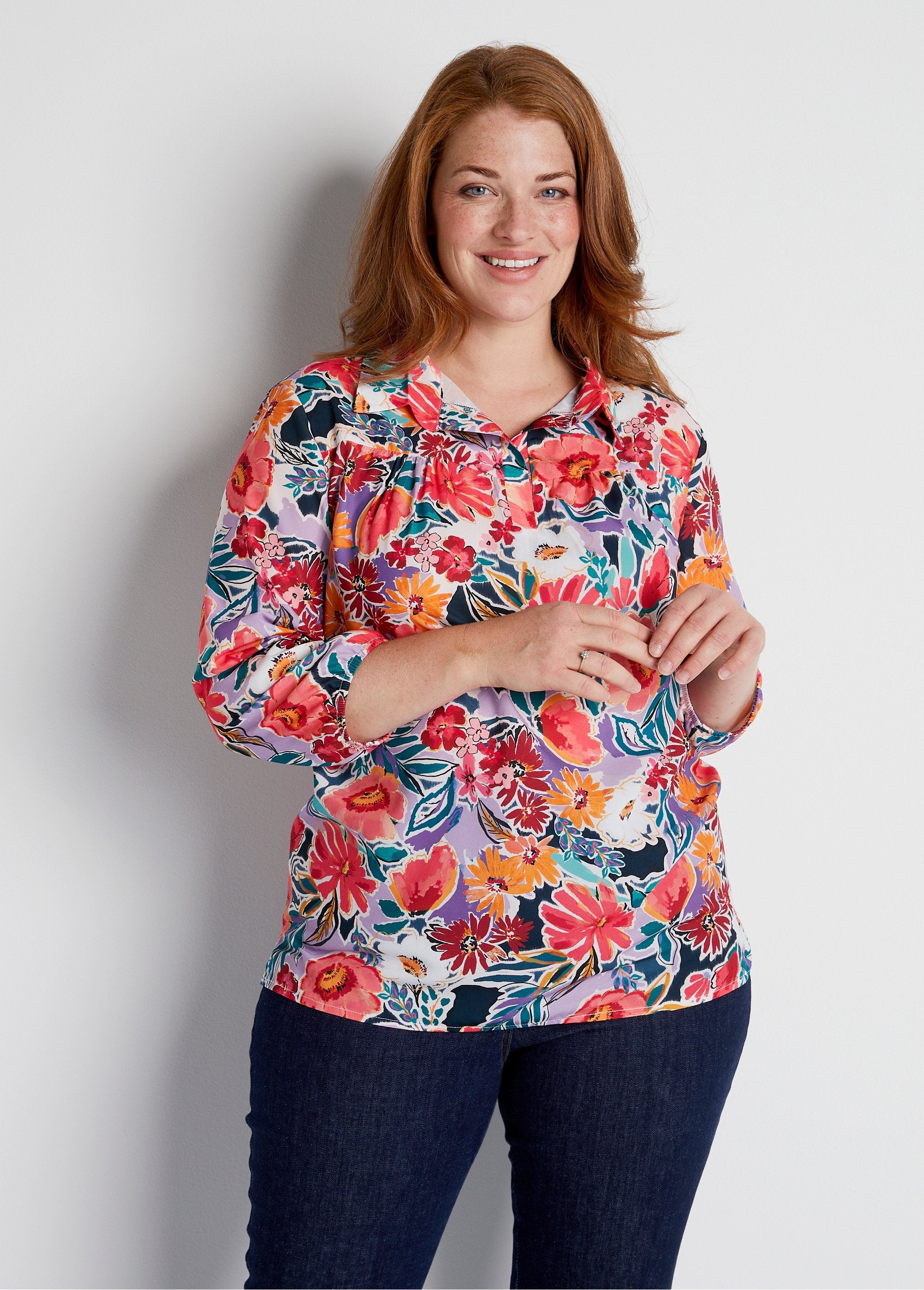 Túnica_holgada_de_largo_medio_con_estampado_floral_Estampado_naranja_FA1_curvy