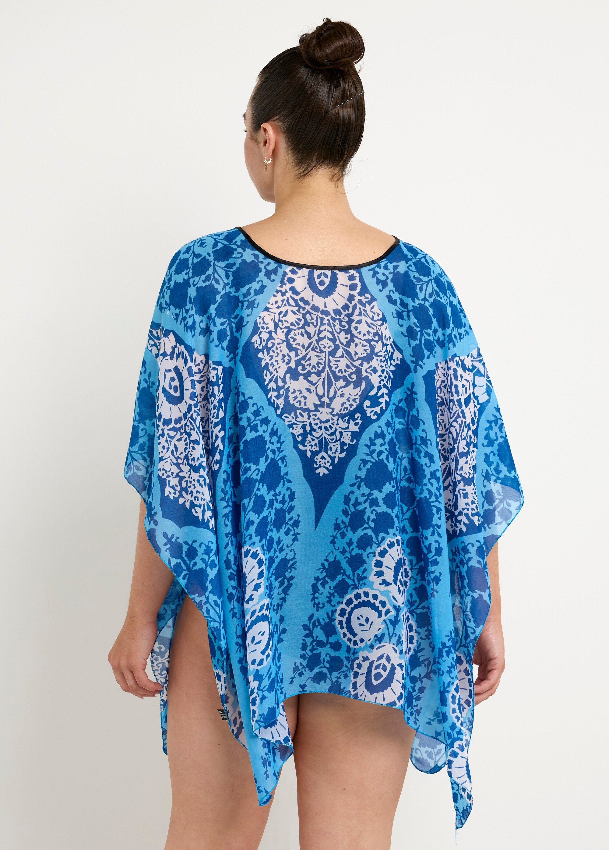 Túnica_de_playa_de_voile_con_estampado_de_azulejos_Azul_DO1_slim