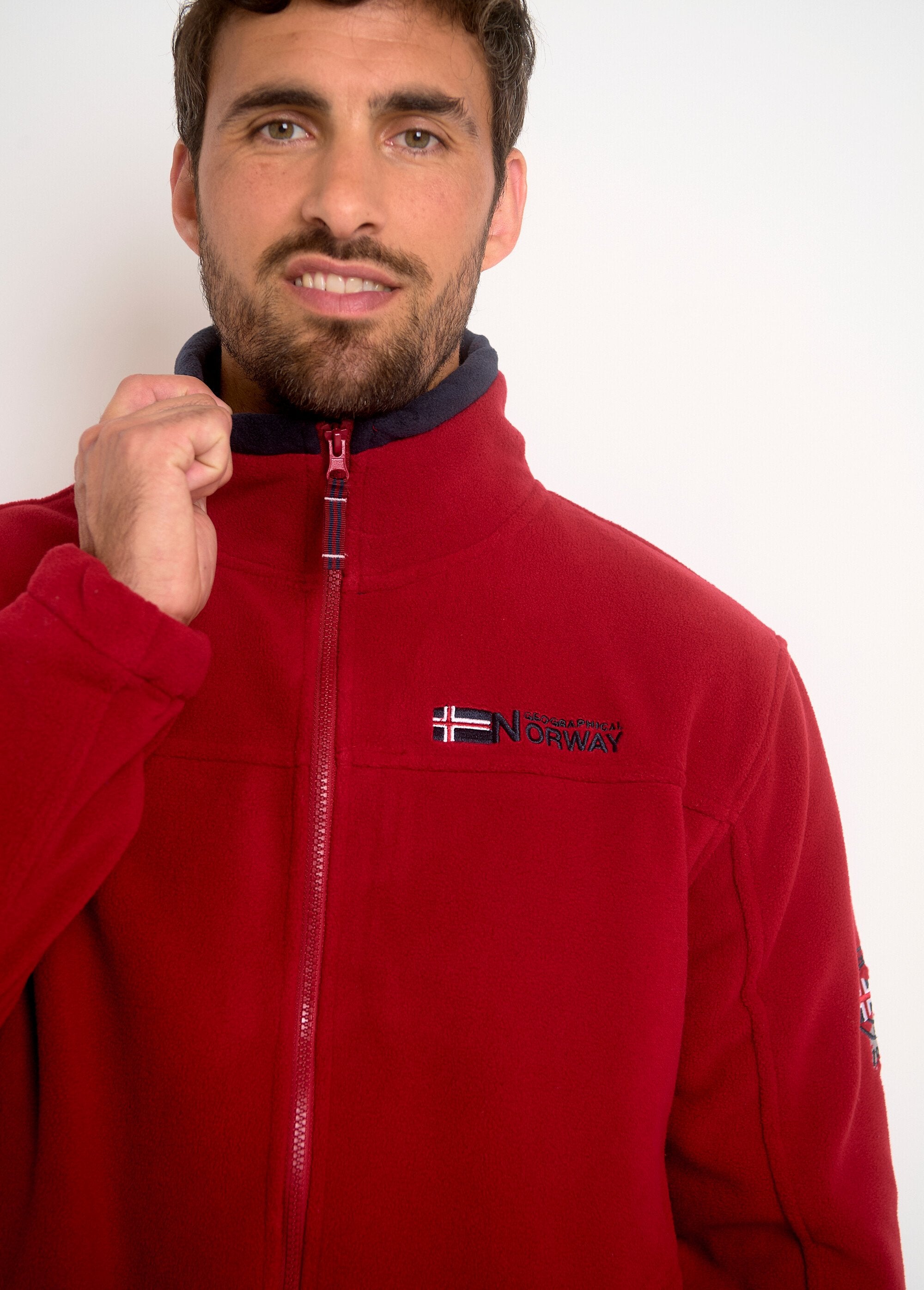 Chaqueta_con_capucha_polar_retráctil_Rojo_DE2_slim