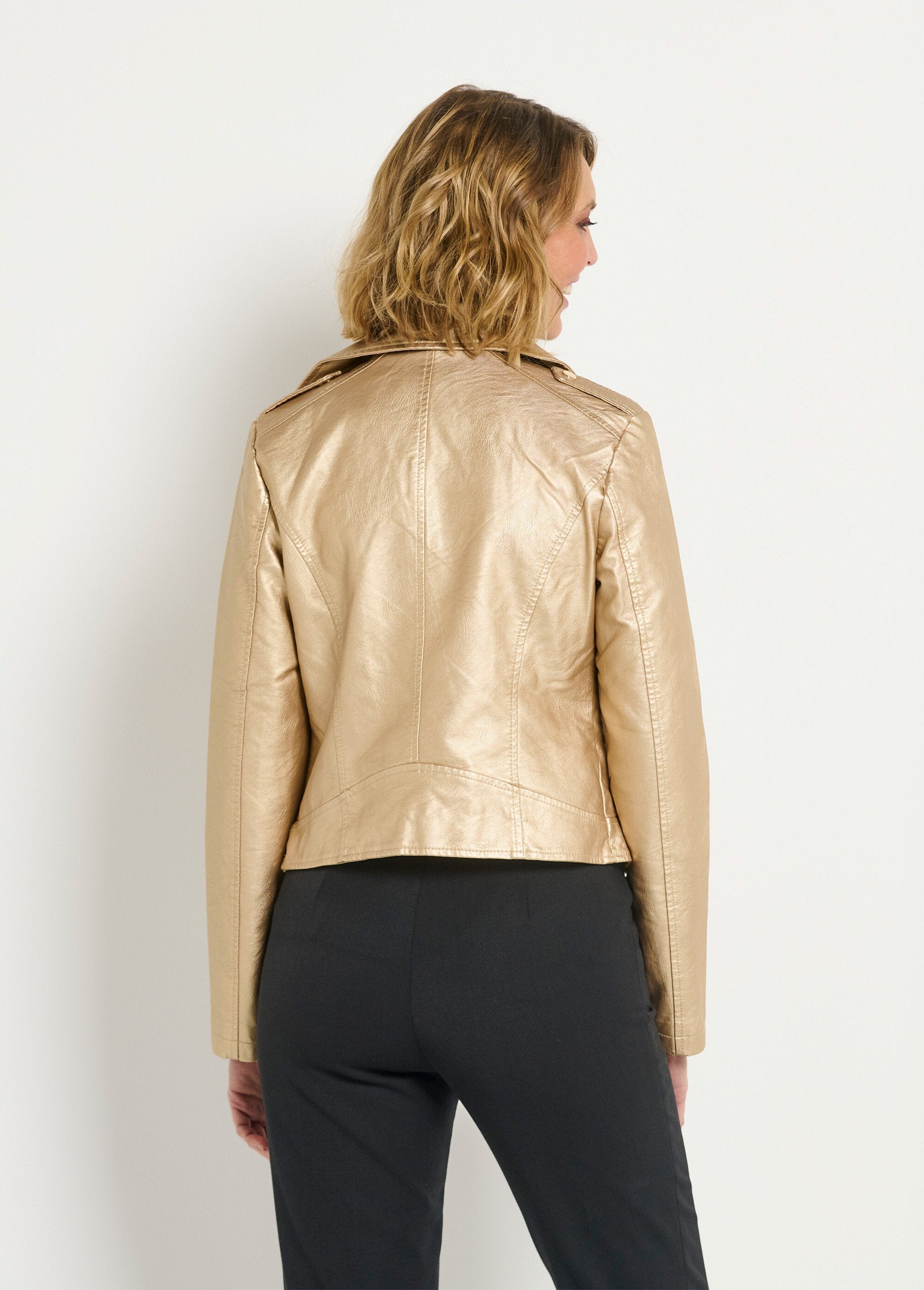 Moderna_chaqueta_con_cremallera_de_polipiel_Dorado_DO1_slim