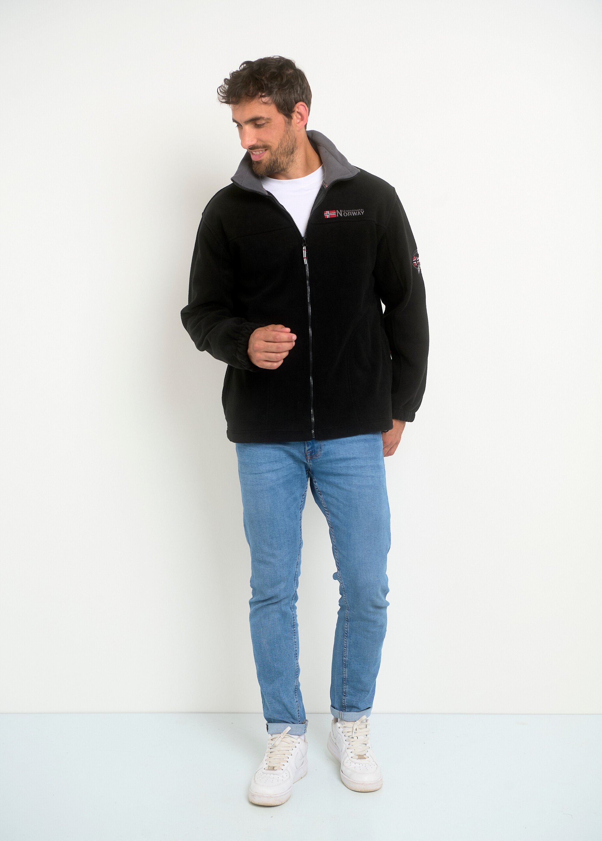 Chaqueta_polar_con_capucha_retráctil_Negro_SF1_slim