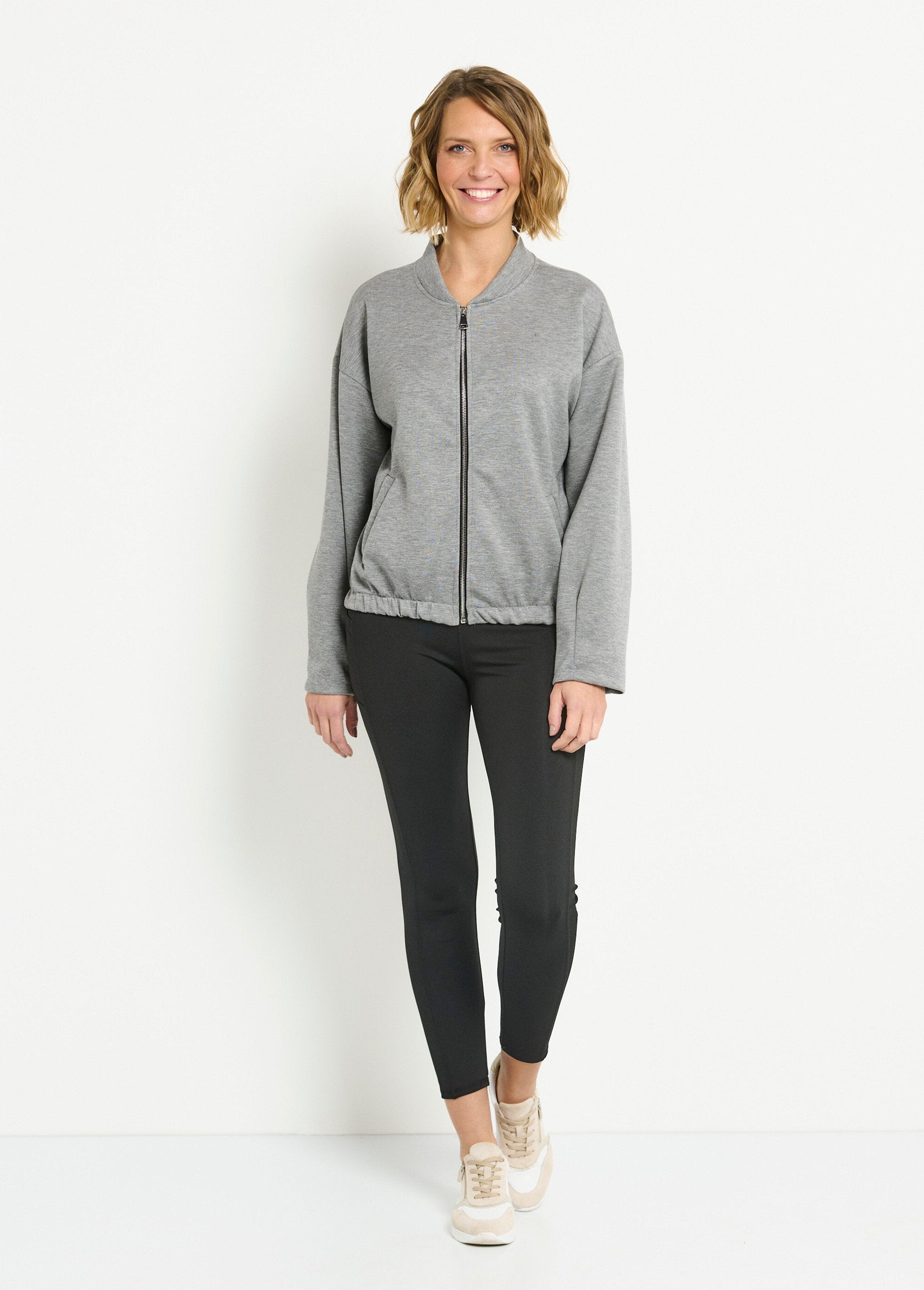 Chaqueta_estilo_osito_con_cremallera_para_mayor_comodidad_Gris_SF1_slim